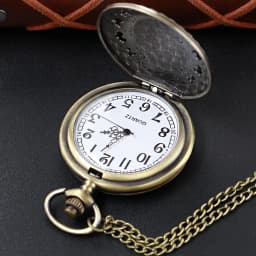 Retro Women's Head Stone Relief Quartz Pocket Watch Bronze Pendant Necklace Chain Universal Fob Watch for Boys and Girls XH004