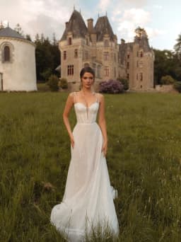 2026 Dazzling A Line Lawn Wedding Dress With Thin Straps Customized Bridal Gown Zipper Back Beaded Romantic Bride Wear