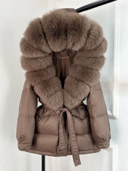2026 New Fashion Winter White Duck Down Jacket Women Real Natural Fox Fur Hooded Thick Warm Belted Puffer Down Coat Warm Parka