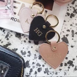 Free custom monogram logo leather keyring saffiano heart shaped kechians for promotion gift keychain ring keychain