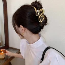Retro Y2K Skull shaped Hair Claw Clip - Solid Color Hair Claw Clip Women's ponytail stabilizer Halloween accessory for daily use