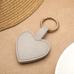 Heart Pu Leather Magnetic Hat Clip Portable Hat Storage Wallet Buckle Love Shape Hat Holder Organizer Gadget Hanging on Bag