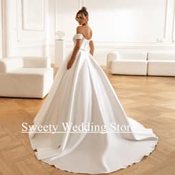 Ball Gown Wedding Dress Princess Bride Dresses Customized Off Shoulder Pleat Pearls Sweep Train Satin Bridal Gown for Woman
