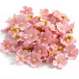 50Pcs 2.5cm Mini Daisy Artificial Flowers Silk Fake Flowers Heads for Home Wedding Decoration DIY Bride Wreath Decor Accessories