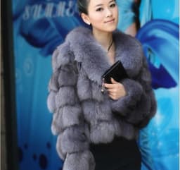 Women's Short Real Fox Fur Winter Jacket Thick Warm Natural Coat Fashion Outerwear for Cold Weather