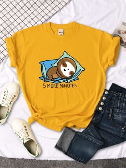 T-Shirts Cat Is Looking At The Cup Lovely Printed T Shirt For Woman Goth Korean Style Women Clothes Funny Vintage Womens Tshirt