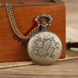 Classic Retro Pocket Watch Simple Digital Face Hanging Chain Brown Flip Cover Men Quartz Hanging Watch Suitable for Gift Giving