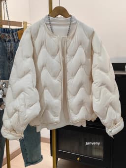 New 2026 Autumn Winter Lightweight Wave Quilted Puffer Jacket Women Loose Round Neck Short White Duck Down Coat Outwear