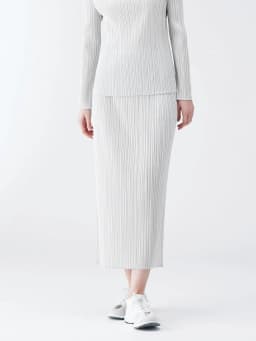 Miyake Pleated Hip Hugging Slim Half Skirt Summer 2025 Elastic Waist Pleated Straight Tube Half Skirt Versatile for Commuting