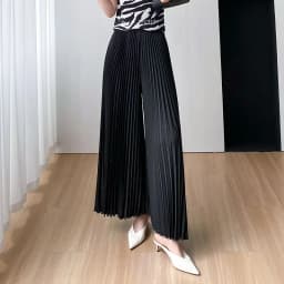Comfortable, fashionable, casual, high-end, simple, loose, wide leg skirt pants for women summer 2025, new pleated design