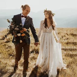 Long Sleeves A Line Boho Wedding Dress Custom Made Chiffon Lace V Neck Backless Rustic Garden Elopement Photography Bridal Gown