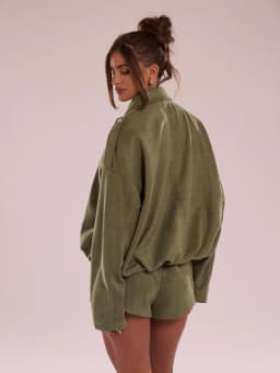 Simple, casual, versatile, solid-color shorts