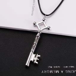 2024 Attack On Titan Necklace Eren Key Shingeki No Kyojin Pendant Fashion Vintage Retro Anime Jewelry For Men Cosplay A0410
