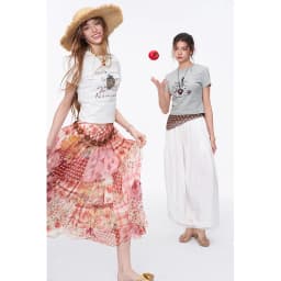 ELFSACK Women's Sweet Short Sleeve Graphic Tee with Cute Print, T-Shirt with Multiple Color Options, Loose Casual Autumn Top