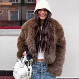 2025 Selling Autumn Winter Fluffy Fox Fur Jacket Women Thickened Warm Faux Fur Jacket Short Street Fashion Luxury Plush Jacket