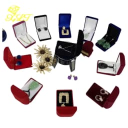 Velvet Jewelry Box For Pendant Display Gift Storage Case Necklace Holder Pendant Packaging Box Elegant Jewelry Storage