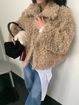 Winter Warm Faux Fur Coat Women's Chic New Fashion Versatile High-End Feeling Stylish Outerwear Trendy Polyester Fiber