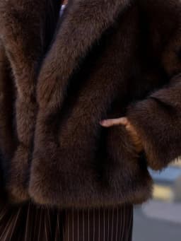 Winter Solid Brown Fluffy Fur Jacket Coat Women Lapel Long Sleeve Thicken Warm Jacket Female High Quality Loose Fur Outwears