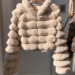 Soft Cozy Plush Faux Rabbit Fur Hooded Coat for Women Horizontal Cropped Padded Jacket Women Winter Casual Zipper Warm Outerwear