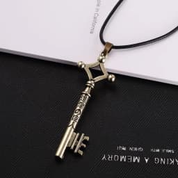 2024 Attack On Titan Necklace Eren Key Shingeki No Kyojin Pendant Fashion Vintage Retro Anime Jewelry For Men Cosplay A0410
