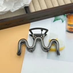 Retro Y2K Skull shaped Hair Claw Clip - Solid Color Hair Claw Clip Women's ponytail stabilizer Halloween accessory for daily use