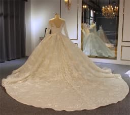 Lqq Customized Graceful Lace Applique Pearls Wedding Dresses Ball Gown Long Sleeves Shiny Wedding Dress