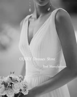 OLOEY Elegant Ivory A Line Wedding Dress V Neck Sleeveless Bridal Gown Beads Pearls Chiffon Zipper Back Custom Made