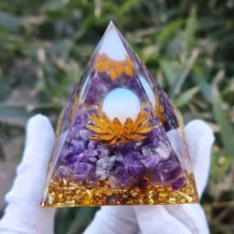 1PC White Lotus Flower Opal Orgone Pyramid Decorative Home Piece Life Flower Design Energy Pyramid for Interior Decoration