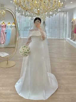Customized Minimalist White Satin Bridal Gown Off Shoulder Fold Neck Sheer Lace Long Sleeve Wedding Dress Vestido Novia