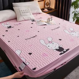 Cartoon Quilting Waterproof Fitted Sheet Cute Printed Padded Mattress Protector Skin-Friendly Non-Slip Mat with Elastic Band