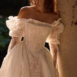 Elegant Off Shoulder Lace Appliquins Pleat A-Line Bride Wedding Dresses Bridal Gowns Customized