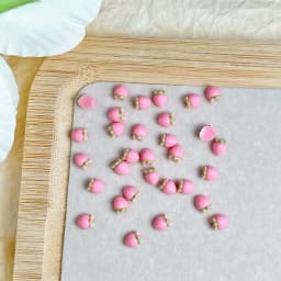30PCS Simulated Cute Strawberry Nail Art Charms Creative Colorful Strawberry Resin Nail Decorations for DIY Hairpin Nails Crafts