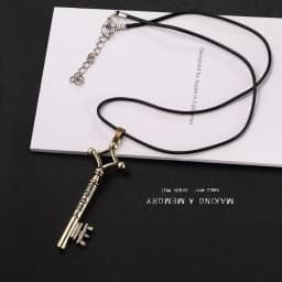 2024 Attack On Titan Necklace Eren Key Shingeki No Kyojin Pendant Fashion Vintage Retro Anime Jewelry For Men Cosplay A0410