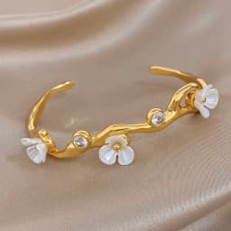 Gentle Elegant Luxurious Cuff Wrist Jewelry Bracelets Exquisite Stainless Steel Cute Flower Bracelet for Women and Men