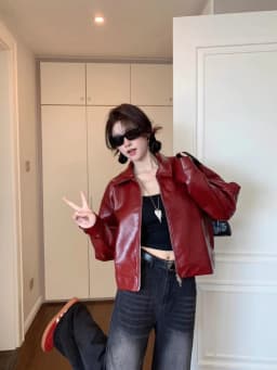 American Retro Women's Short Red Leather Jacket Motorcycle Style Upper Body Top Premium Design Small Size Friendly