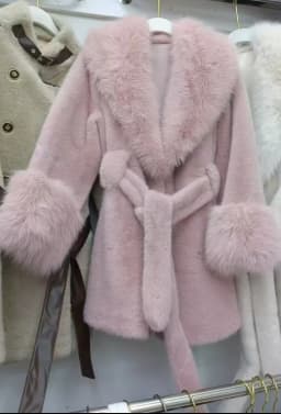 Luxury High Quality New Large Fur Collar Fur Coat Belt Slim Jacket Women Winter Warm Eco-Friendly Mink Fox Fur Coat Premium Tops