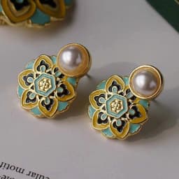 Vintage Baroque Embossed Enamel Flower Brooches Stud Earring Set Pearl Brooch Women Clothing Party Accessories Gift