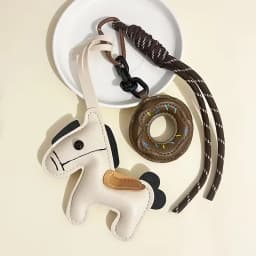 Stylish PU Leather Cat Pendant Keychain Bag Charm Hanging -Fashionable & Fun Accessory for Bags
