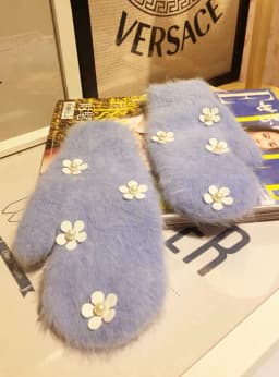 New Women Winter Keep Warm Plus Velvet Inside Thicken Full Finger Female Flower Pearl Cute Lovely Long Rabbit Fur Mittens Gloves