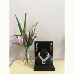 1:6 Doll Mini Jewelry Earring Necklace Set (including Display Rack) Model for Doll Decorative Toys, Doll Gift Accessories