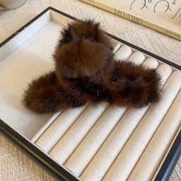 1pc Plush Leopard Print Claw Clip, Exquisite Rear Scalp Hairdressing Shark Clip, Large Size Hairip for Thick Hair.