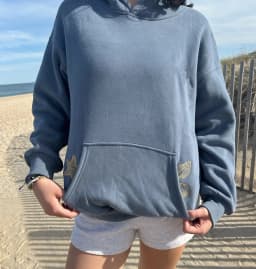 Women's Autumn Winter Velvet Embroidered Shell Pattern Hooded Patch Pocket Long Sleeve Sweatshirt