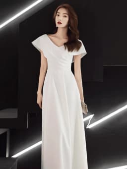White Evening Gown 2024 New Elegant Host High-end Registration Ball Court Wedding Dress A-Line Skirt Short Sleeve Long Dress
