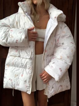 Women's Floral Print Hooded Puffer Jacket with Bow Decor Cute Oversized Winter Warm Coat Loose Casual Feminine Outerwear Fashion
