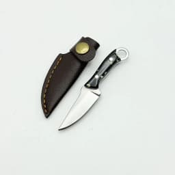 Mini knife, portable box opening knife keychain, pocket knife, Halloween gift, with knife sheath