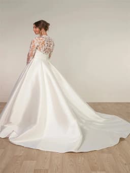 Customized High Neckline Long Sleeves A-Line Satin Wedding Dress Elegant Button Back Floor Length Sweep Train Gown For Bride