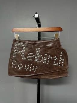 DEAT 2026 Autumn High Street Style Letter Square Rhinestone Decoration Low Waist Mini‑Skirt For Women PU‑Leather Skirts 29A9423