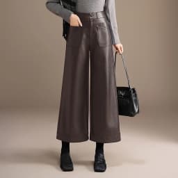 ZUZK High Quality PU Leather Capri Pants New Women 2026 Autumn Winter Chic Short PU Leather Pants Elegant LeatherTrousers