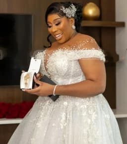 Customized Wedding Dress For Bride Sheer Neck Lace Up Back Major Beading Sequins Pearls Plus Size Women Africa Bridal Gowns