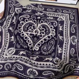 Retro Double-Sided Silk Wool Heart Nut Flower Large Square Scarf Multifunctional Winter Fashion Accessories for All Ages